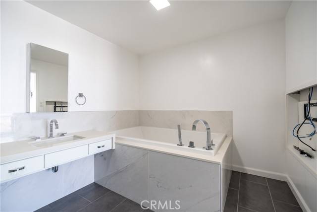 Redondo Beach, CA 90277,531 Esplanade #713