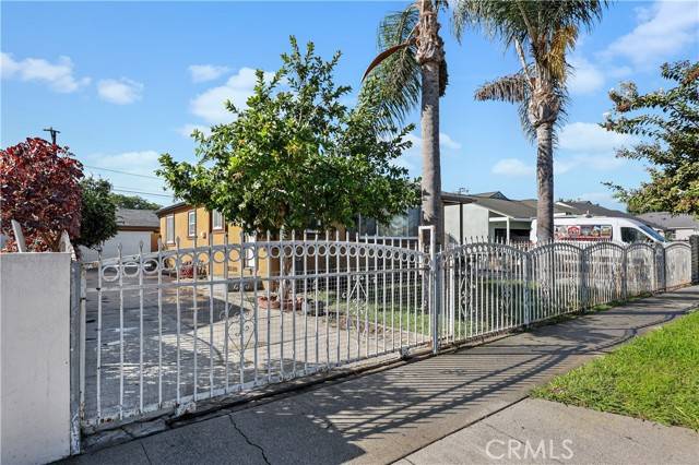 Compton, CA 90221,1620 E McMillan