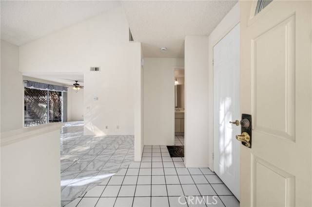 Lake Forest (el Toro), CA 92630,26426 Fox Glen #14