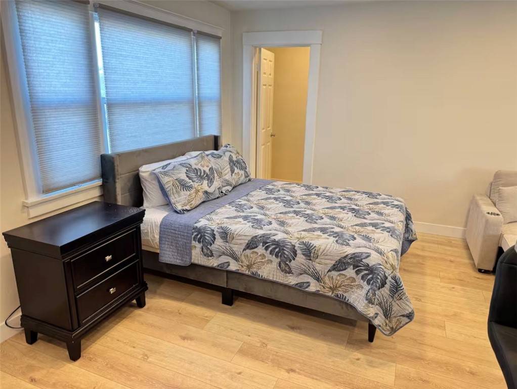 Huntington Beach, CA 92648,123 6th Street