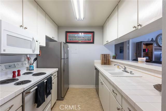 Long Beach, CA 90803,6000 Bixby Village Drive #15