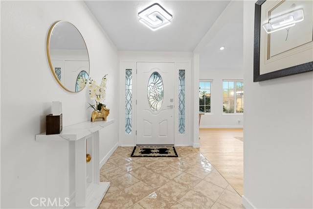 Fountain Valley, CA 92708,9808 Sturgeon