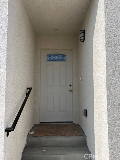 Los Angeles, CA 90003,330 E 99th Street