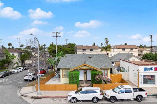 Long Beach, CA 90804,2703 7th Street