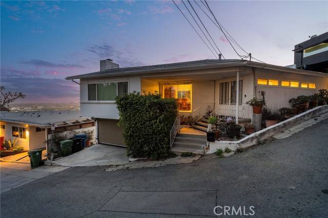 Los Angeles, CA 90046,8017 Floral Avenue