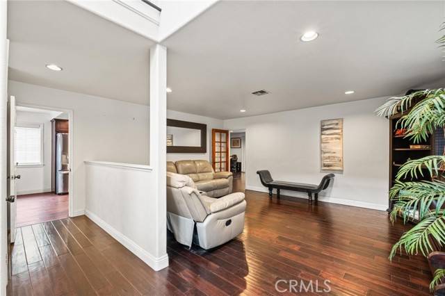 Hawthorne, CA 90250,5048 W 121st Street