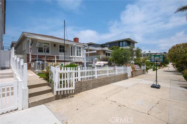 Manhattan Beach, CA 90266,401 6th Street