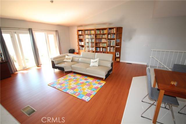 Redondo Beach, CA 90277,220 S Guadalupe Avenue #5