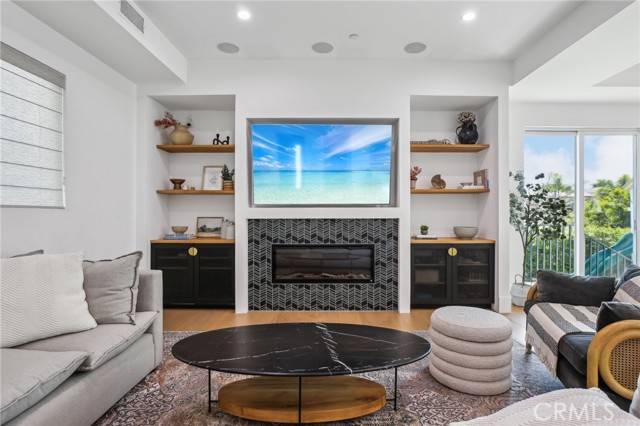 Redondo Beach, CA 90278,1926 Ruhland Avenue #B
