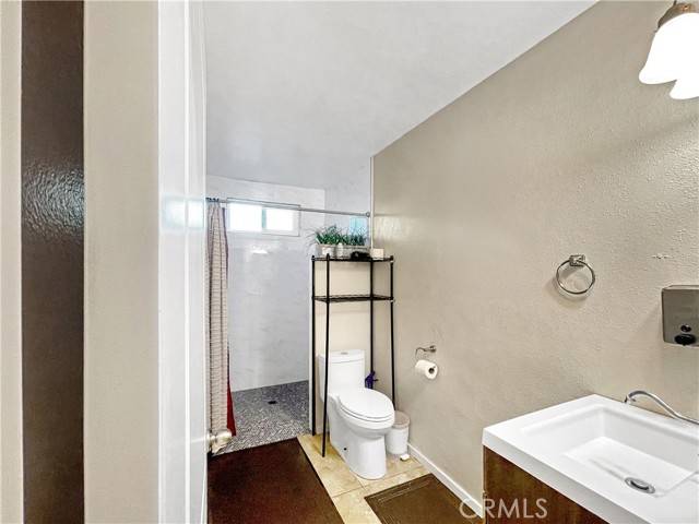 Hawthorne, CA 90250,4084 W 137th Street #B