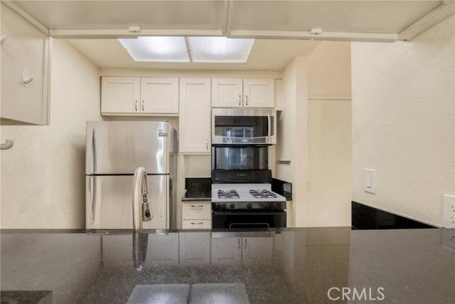 Reseda (los Angeles), CA 91335,19350 Sherman Way #223
