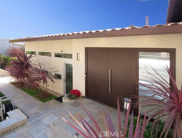 Palos Verdes Estates, CA 90274,1356 Via Romero