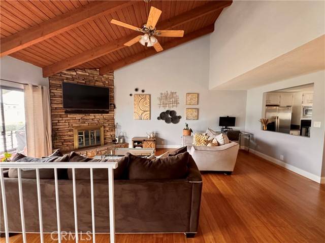 Redondo Beach, CA 90278,2112 Vanderbilt Lane #D