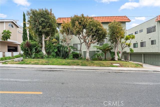 Redondo Beach, CA 90278,1832 Rockefeller Lane #4