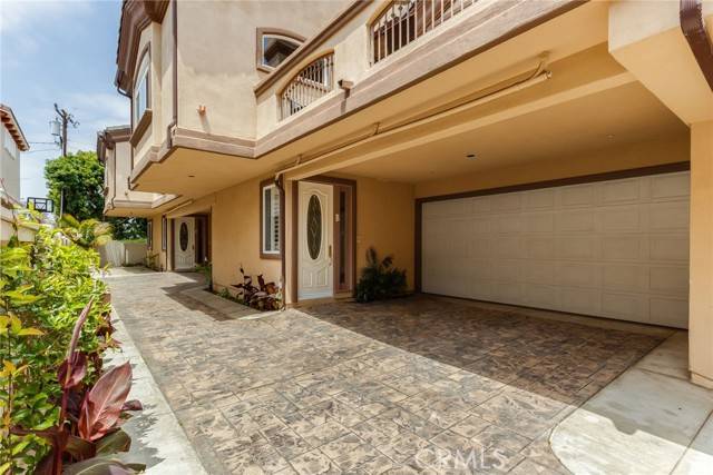 Redondo Beach, CA 90278,2113 Mathews Avenue #B