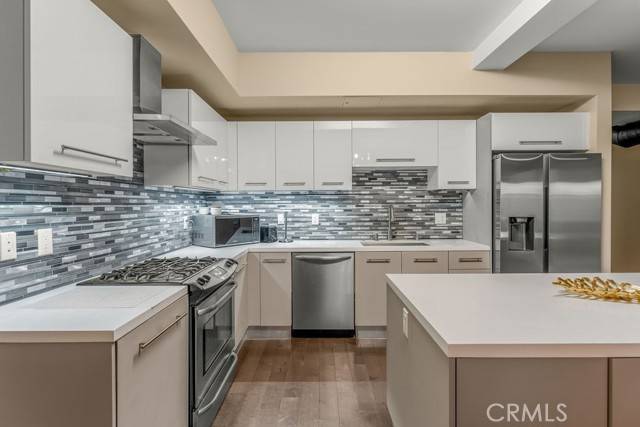 Long Beach, CA 90802,433 Pine Avenue #102