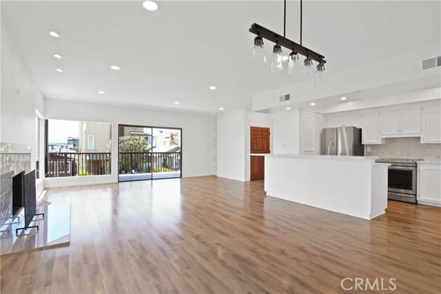 Hermosa Beach, CA 90254,33 4th Street #31