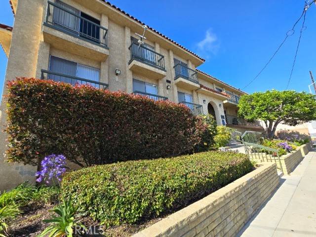 Hawthorne, CA 90250,4015 W 137th Street #223