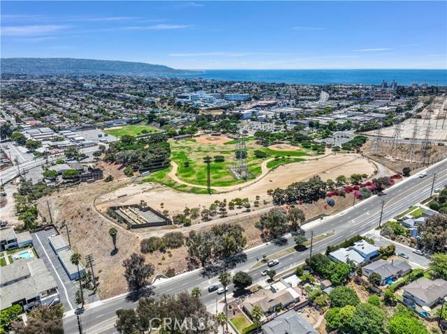 Redondo Beach, CA 90278,526 Cluster Lane