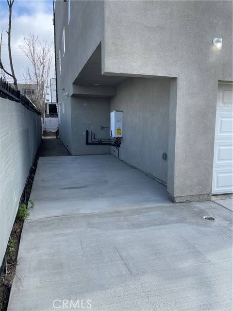 Los Angeles, CA 90011,1432 E 20th Street