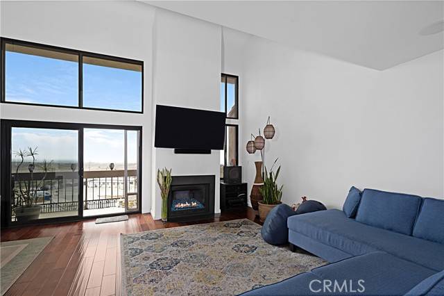 Playa Del Rey (los Angeles), CA 90293,8180 Manitoba Street #350