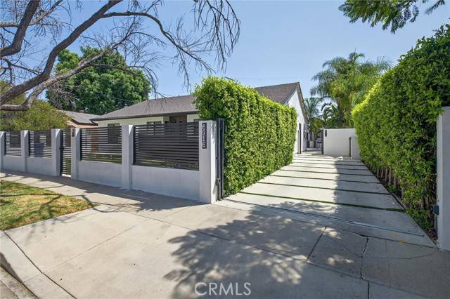 Van Nuys (los Angeles), CA 91406,6916 Lasaine Avenue