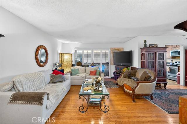 Los Angeles, CA 90056,5376 Fairview Boulevard #209