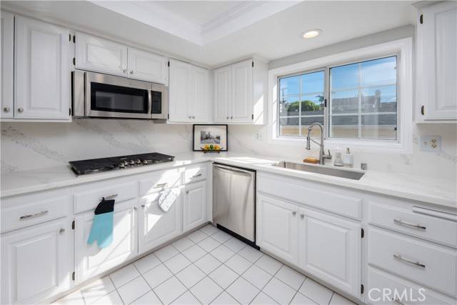 Redondo Beach, CA 90278,1806 Carnegie #B