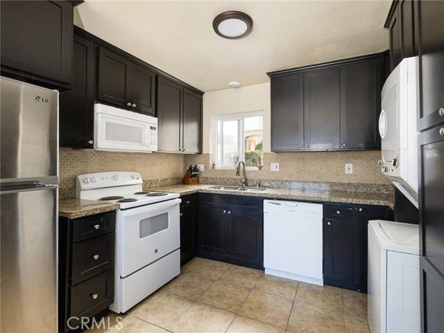 Redondo Beach, CA 90277,118 S Lucia