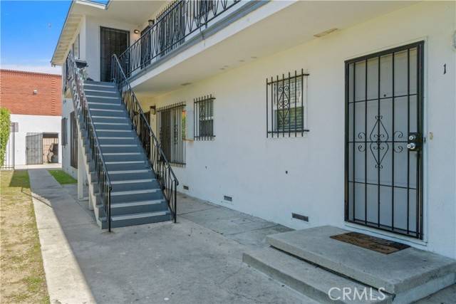 Inglewood, CA 90303,3205 Bartdon