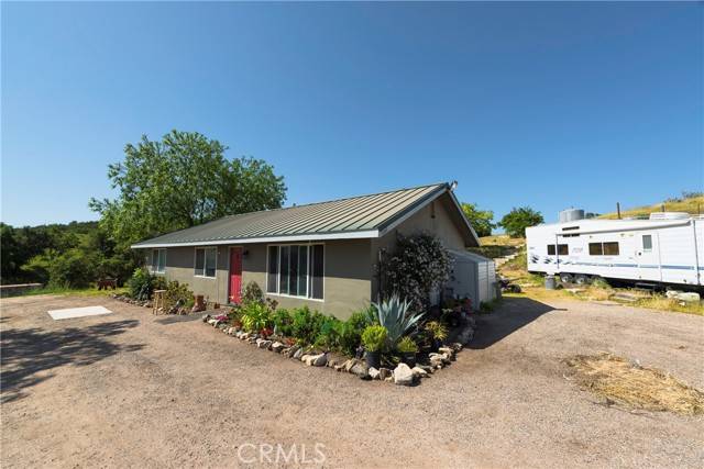 Creston, CA 93432,9355 Blue Road