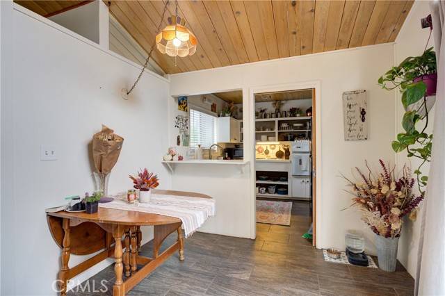 Solvang, CA 93463,1544 Oak Street