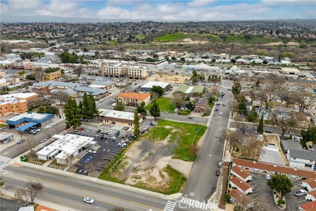 Paso Robles, CA 93446,828 Spring