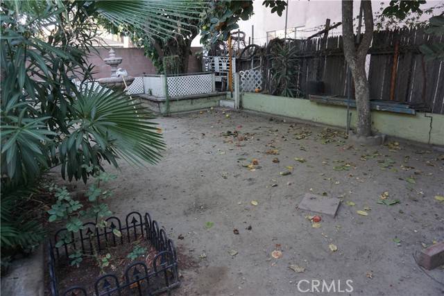 Downey, CA 90241,8354 La Villa Street