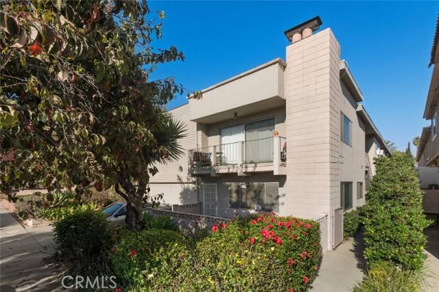 Santa Monica, CA 90404,1331 Berkeley Street #2