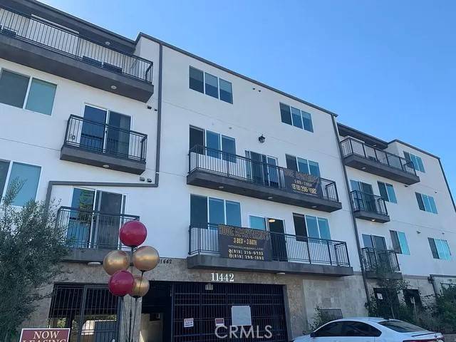 North Hollywood (los Angeles), CA 91606,11442 Victory Boulevard #305