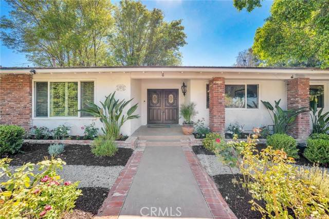 Encino (los Angeles), CA 91436,17072 Oak View Drive