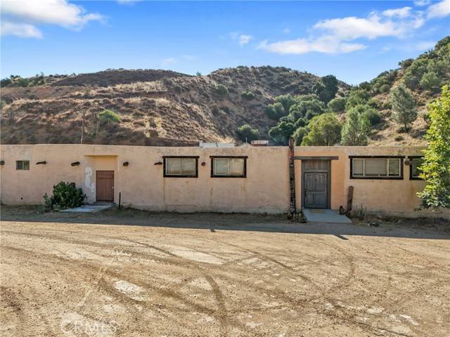 Agua Dulce, CA 91390,13684 Sierra