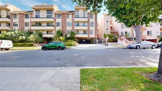 Sherman Oaks, CA 91403,14569 Benefit Street #102