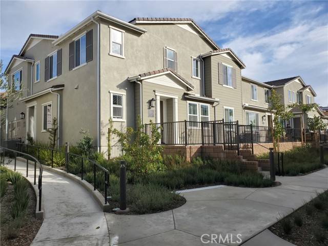 Fontana, CA 92336,5604 Altamura Way #10