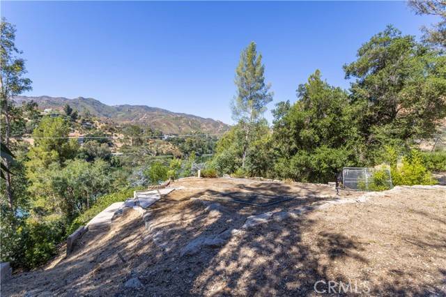 Agoura Hills, CA 91301,2229 Pinecrest Road