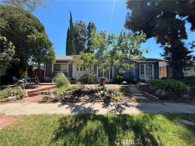 Woodland Hills (los Angeles), CA 91367,22706 Martha Street