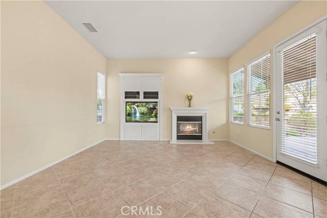 Valencia (santa Clarita), CA 91354,23761 Hickory Court