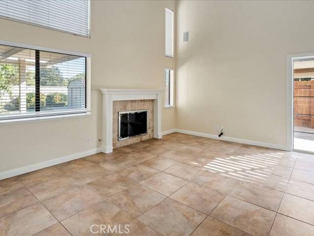 Valencia (santa Clarita), CA 91355,25860 Estaban Drive