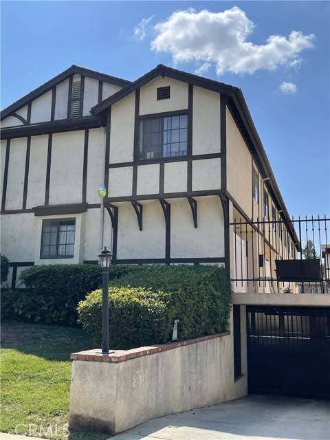 Reseda (los Angeles), CA 91335,19620 Wyandotte Street #10