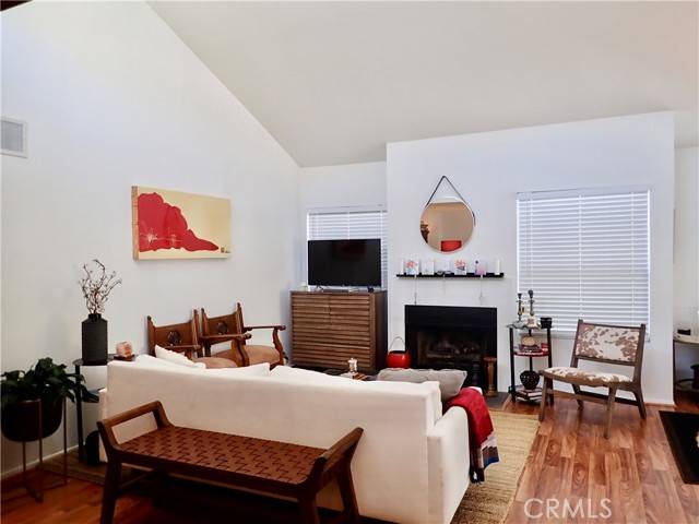 Calabasas, CA 91302,4257 Las Virgenes Road #1