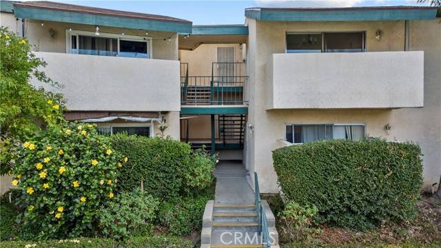 Granada Hills (los Angeles), CA 91344,10636 Woodley Avenue #64