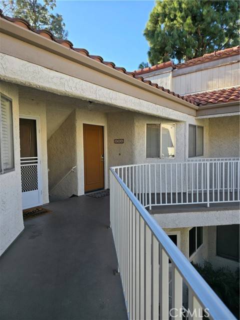 Simi Valley, CA 93063,3306 Darby Street #404