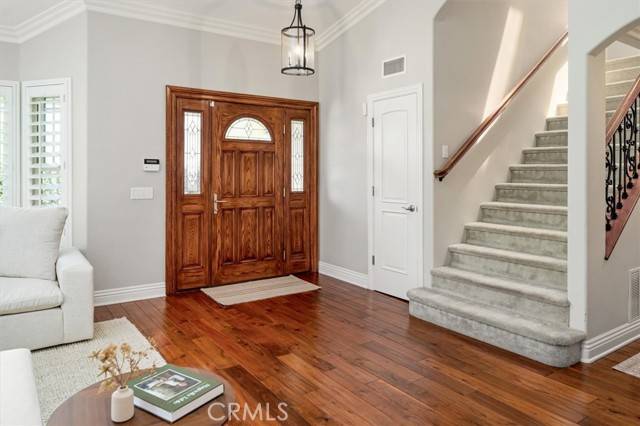Valencia (santa Clarita), CA 91354,23621 Dunsmore Lane