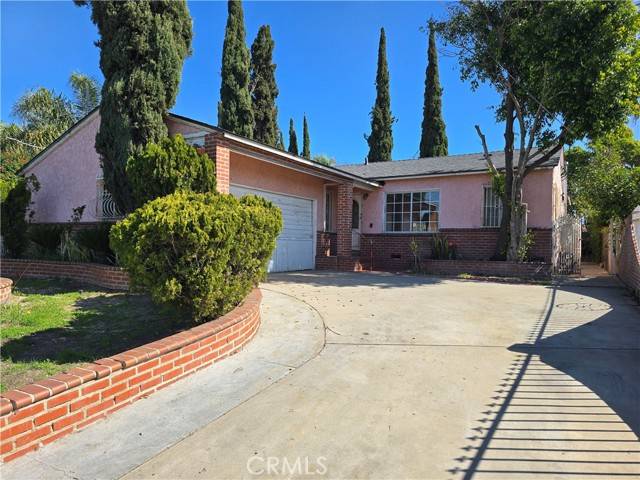 North Hollywood (los Angeles), CA 91605,7532 Radford Avenue